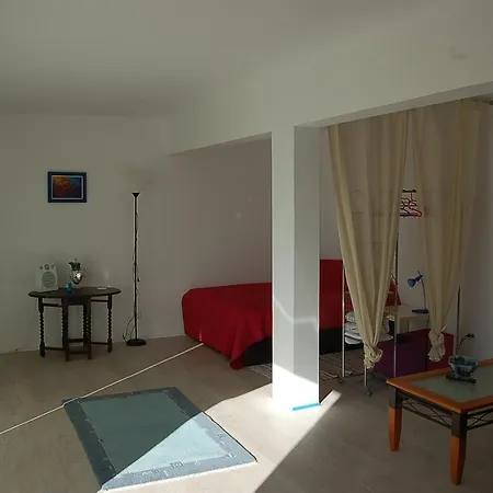 Studio B - #93094 * لوس رياليخوس